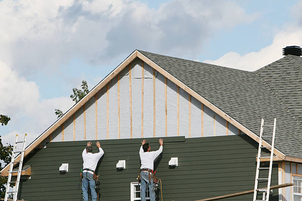 Professional Emergency Siding Repair technician working in Hamburg, MN